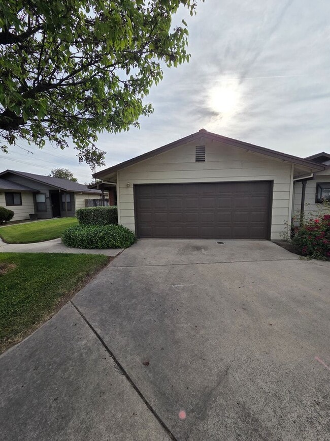 3180 N Walnut Rd in Turlock, CA - Building Photo - Building Photo