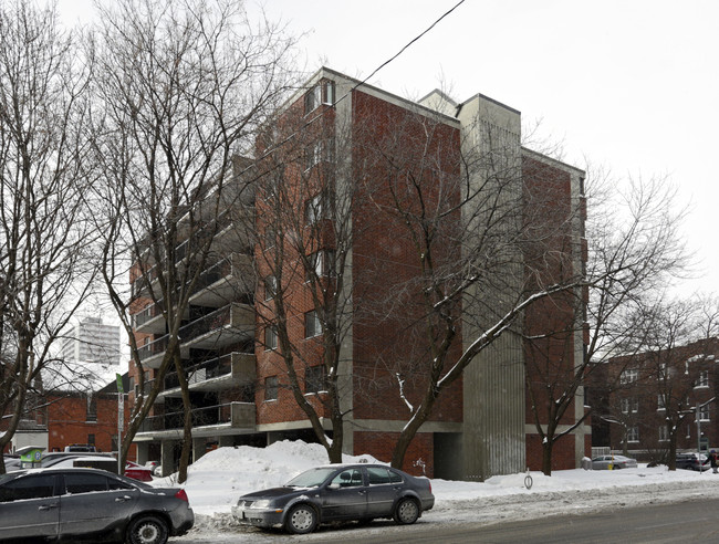 Maclaren O'Connor Place in Ottawa, ON - Building Photo - Building Photo