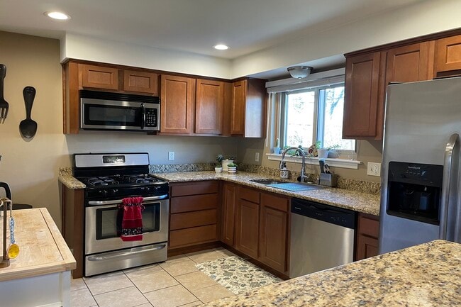 29329 Rose St in Madison Heights, MI - Building Photo - Building Photo