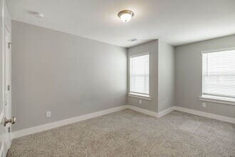 38 Auburn Wds Dr in Auburn, GA - Building Photo - Building Photo