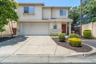179 Foxglove Ln in Walnut Creek, CA - Building Photo