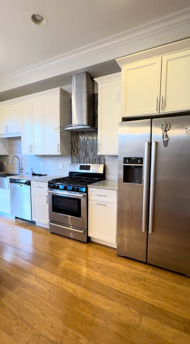 property at 19 N Aberdeen St