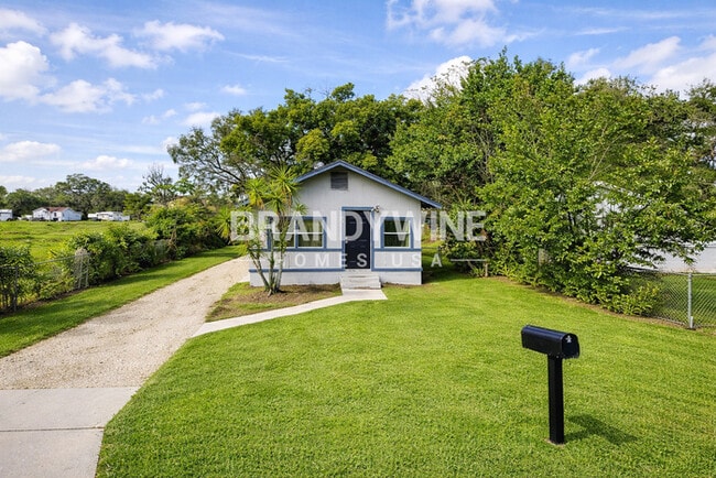 property at 207 Idaho Ave