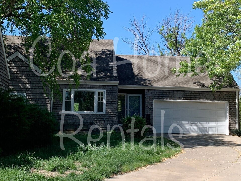 7204 Bainbridge Rd in Wichita, KS - Building Photo
