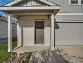 9011 McCoy Pass in Converse, TX - Building Photo - Building Photo