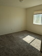 5989 Marius Dr in Klamath Falls, OR - Foto de edificio - Building Photo