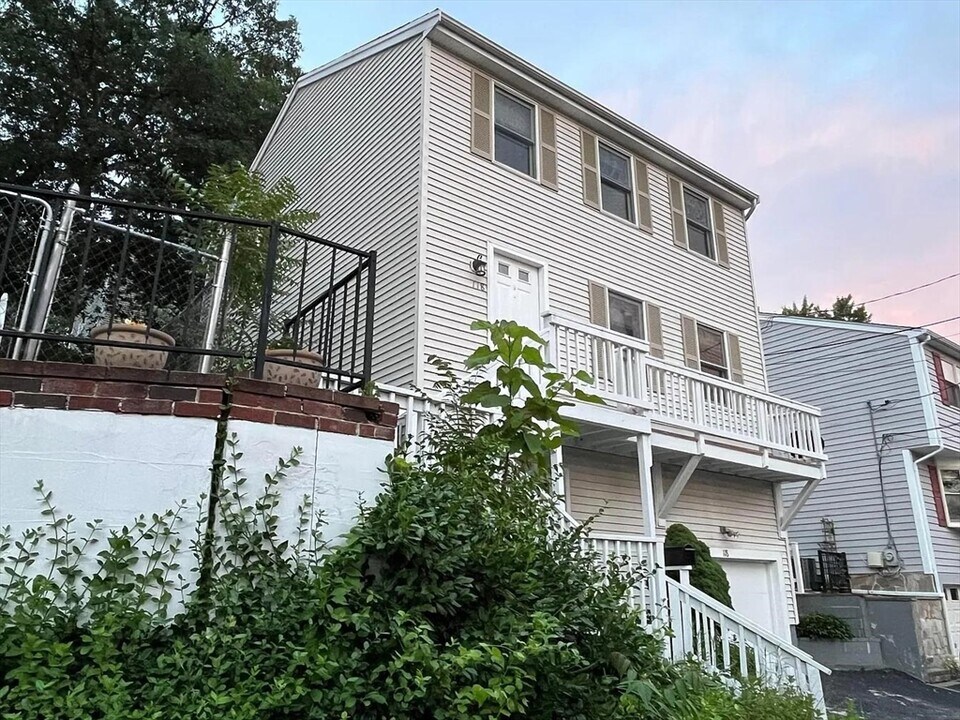 118 Montclair Ave in Waltham, MA - Building Photo