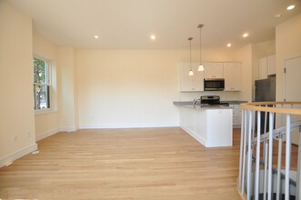 868 Beacon St, Unit 1 in Boston, MA - Building Photo - Building Photo