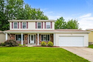 4045 Hounds Hill Dr in Florissant, MO - Building Photo