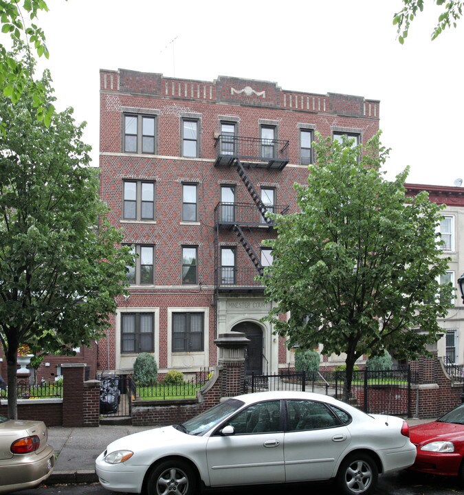 Minester Court in Brooklyn, NY - Building Photo