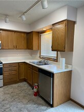 1809 Earl Rd in Iowa City, IA - Building Photo - Building Photo