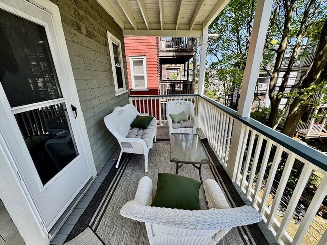 14 Dawes St in Boston, MA - Building Photo - Building Photo