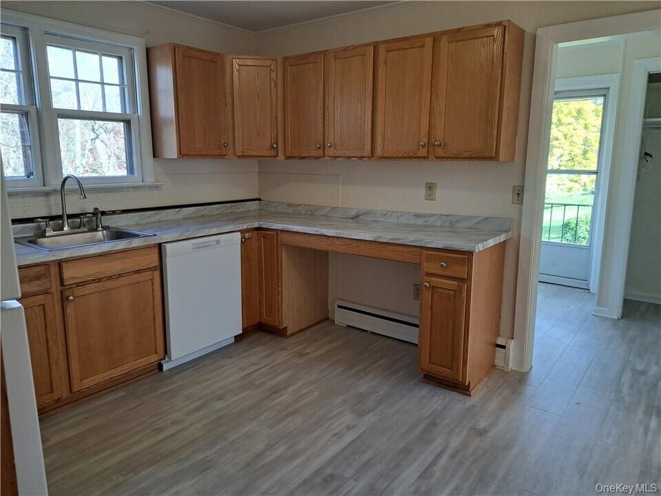 1521 NY-208 in Washingtonville, NY - Building Photo