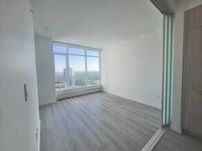 13350 Central Ave in Surrey, BC - Building Photo - Building Photo