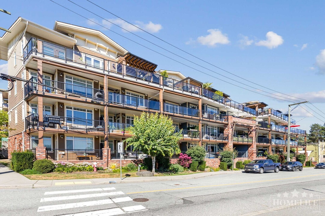 22327 River Rd in Maple Ridge, BC - Building Photo