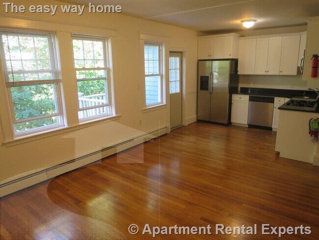 23 Lowell St, Unit 1