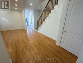 38 Silent Pond Crescent in Brampton, ON - Building Photo - Building Photo