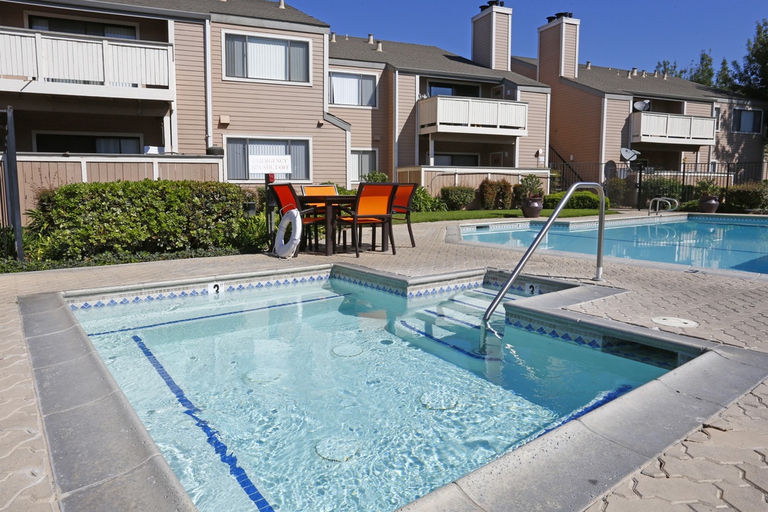 Northridge Park in Salinas, CA - Building Photo