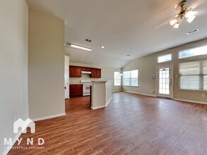32011 Sue Ln in Pinehurst, TX - Building Photo - Building Photo