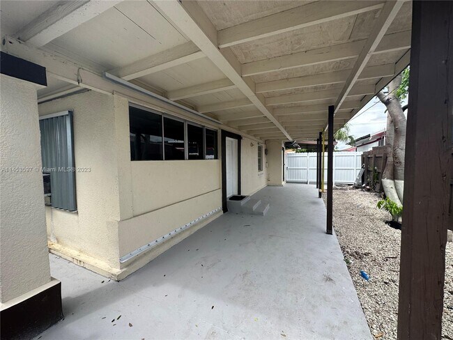 4763 NW 3rd St-Unit -1A Right Side in Miami, FL - Building Photo - Building Photo