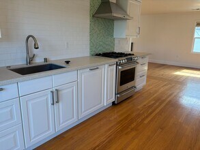 1910 Palmetto Ave in Pacifica, CA - Building Photo - Building Photo