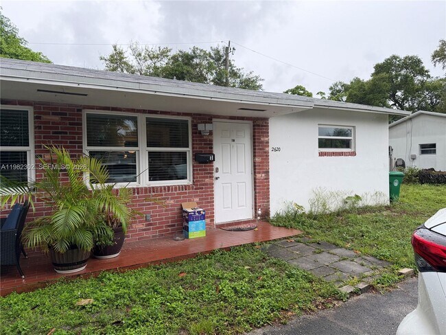 2620 SW 51st St in Fort Lauderdale, FL - Building Photo - Building Photo