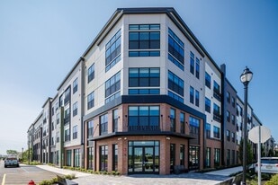 The Pearl at Station Bay in South Amboy, NJ - Building Photo