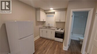 181 King St E in Kitchener, ON - Building Photo