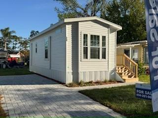 property at 6105 Land O' Lakes Blvd