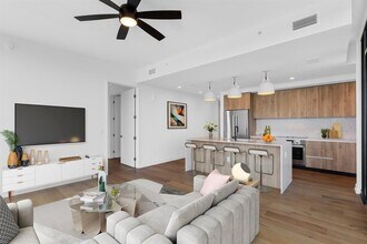 84 East Ave in Austin, TX - Foto de edificio - Building Photo