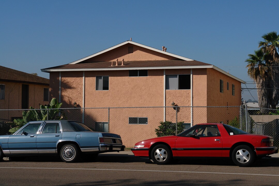 836 Grand Ave in Spring Valley, CA - Building Photo