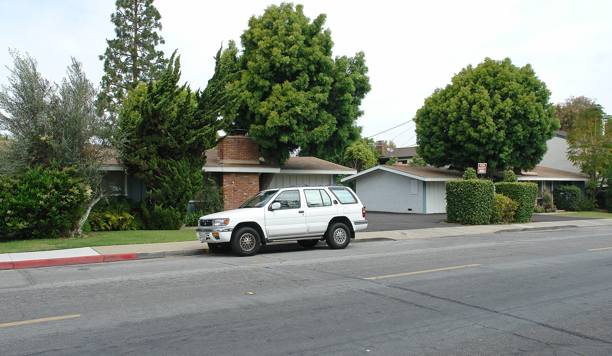 Olive Branch in Costa Mesa, CA - Foto de edificio