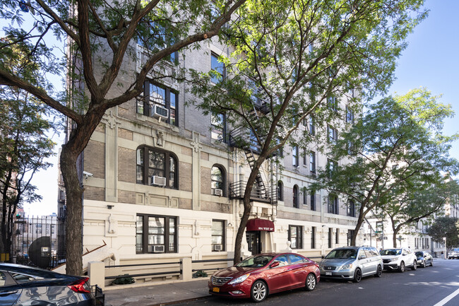 804 W 180th St in New York, NY - Building Photo - Building Photo