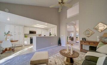 3309 Colonial Ct in Fairfield, CA - Building Photo - Building Photo