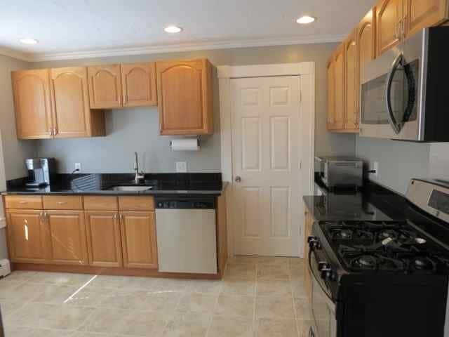 41 Winthrop St in Waltham, MA - Building Photo - Building Photo