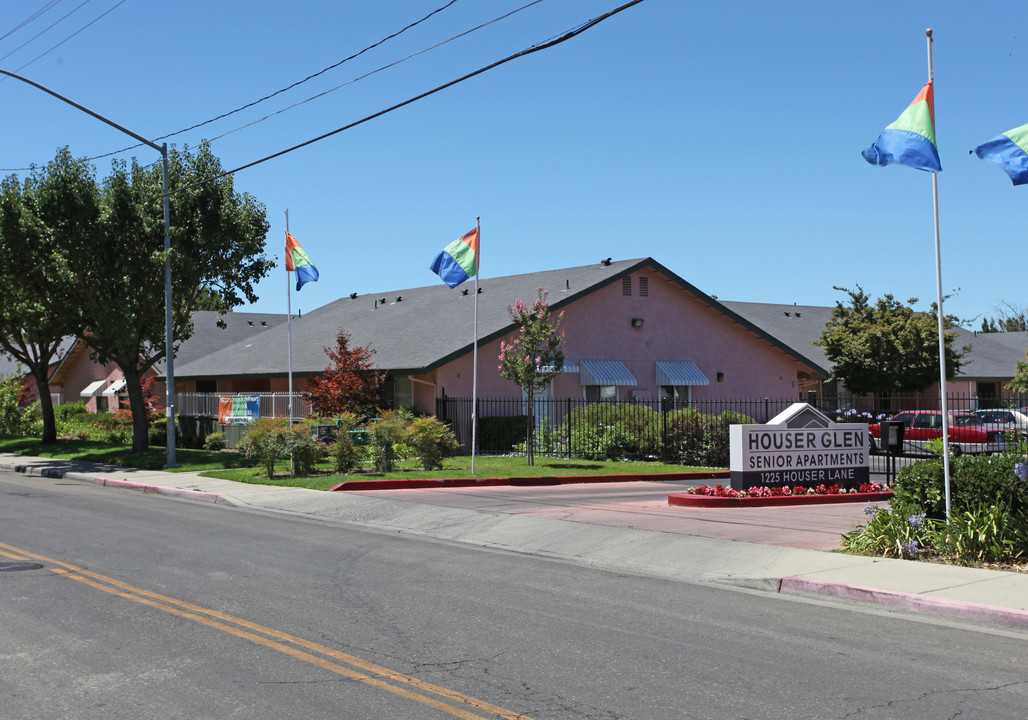 Houser Glen Senior Apartments in Modesto, CA - Building Photo