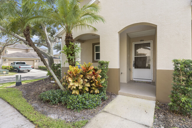 1701 Pointe W Wy in Vero Beach, FL - Building Photo - Building Photo