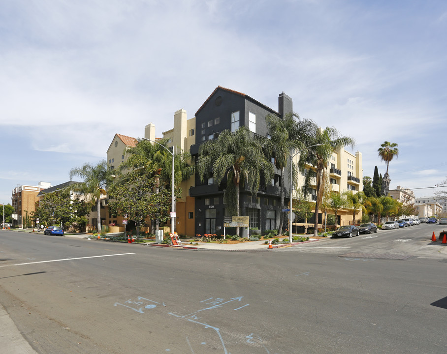 Hyde Apartments in Los Angeles, CA - Building Photo