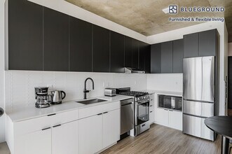 225 N Elizabeth St in Chicago, IL - Building Photo - Building Photo