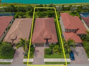 16374 Barclay Ct in Naples, FL - Building Photo - Building Photo