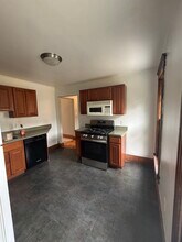 202 3rd St, Unit 2 in Ann Arbor, MI - Foto de edificio - Building Photo