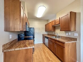 13 Schooner Ct in Richmond, CA - Building Photo - Building Photo