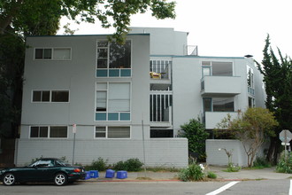 2901 Claremont Ave in Berkeley, CA - Foto de edificio - Building Photo