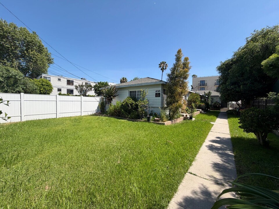 6048 Colfax Ave in Los Angeles, CA - Building Photo