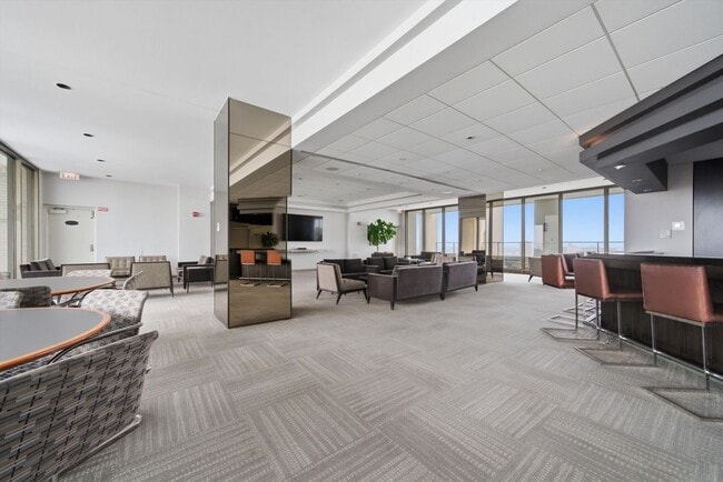 2800 N Lake Shore Dr in Chicago, IL - Building Photo - Building Photo
