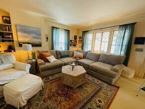 1016 Washington Ave, Unit 1016A in Oshkosh, WI - Building Photo - Building Photo