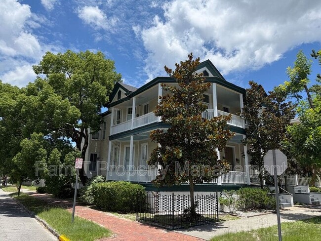 property at 402 E Park Ave