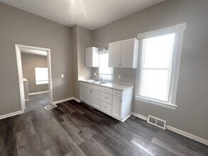 1942 S 16th St in Omaha, NE - Building Photo - Building Photo