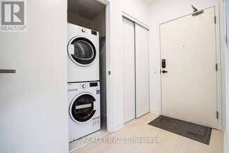 3900 Confederation Pkwy in Mississauga, ON - Building Photo - Building Photo