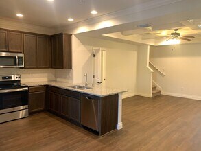 320 Untermaier St in Canyon Lake, TX - Building Photo - Building Photo